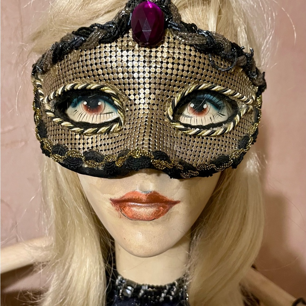 Chic Black Masquerade Mask
